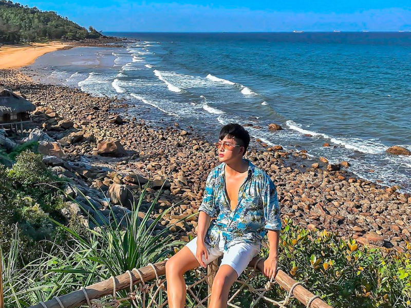 Bãi Đông_du lịch