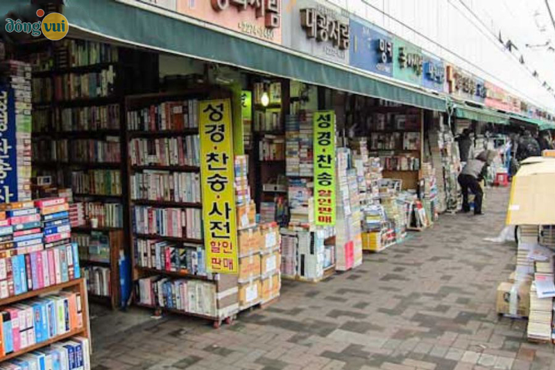 Khu phố sách cũ Pyeonghwa ở giữa lòng Seoul Hàn Quốc