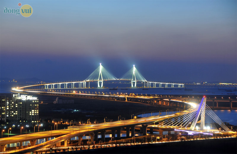 Cầu Incheon - biểu tượng thành phố Incheon ở Hàn QuốcCầu Incheon – biểu tượng thành phố Incheon ở Hàn Quốc