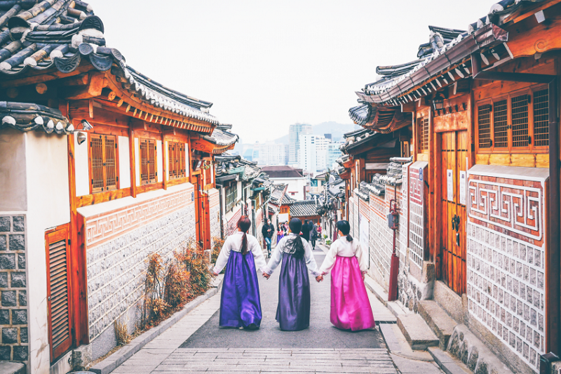 Con đường checki-in cực đẹp tại làng cổ Bukchon Hanok