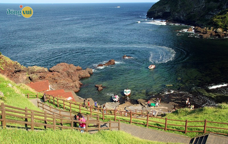 Đây là một góc của đảo Jeju với khung cảnh tự nhiên đẹp vào những ngày tháng 8 đầu thu