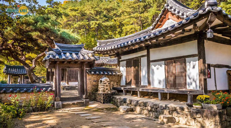 Làng Hahoe Andong được hình thành từ cuối thời Goryeo bởi 3 dòng họ lớn ở Hàn Quốc