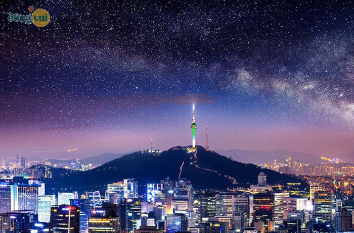 Ngắm toàn cảnh Seoul từ trên tháp N Seoul