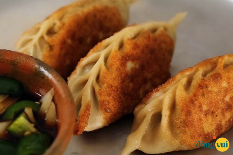 Bánh xếp nhân thịt Mandu