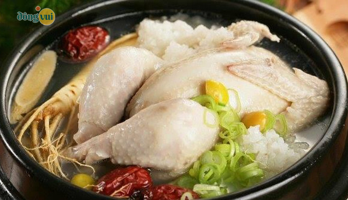 Canh gà nhân sâm Samyetang bổ dưỡng, thơm ngon