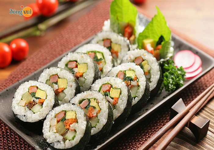 Cơm cuộn gimbap không chỉ ngon mà còn bắt mắt, bổ dưỡng