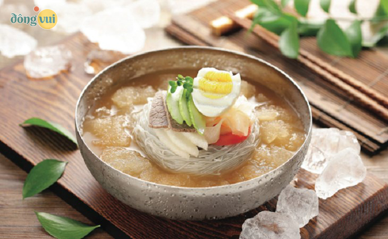 Mì lạnh một món ăn không thể bỏ lỡ trong những ngày đi du lịch Hàn Quốc mùa hè