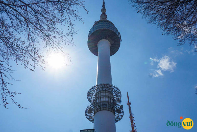 Tháp Namsan là nơi ngắm tuyết trắng tuyệt đẹp