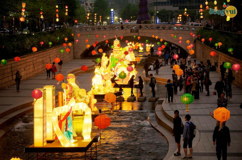 Lễ hội đèn lồng Seoul rực rỡ vào đêm