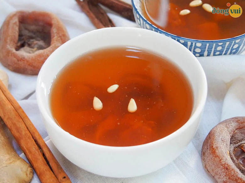 Món ăn đặc trưng ở Seoul vào thu là Sujeonggwa