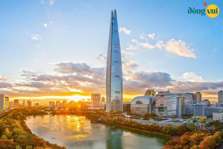 Khách sạn Signiel Seoul nhìn từ xa