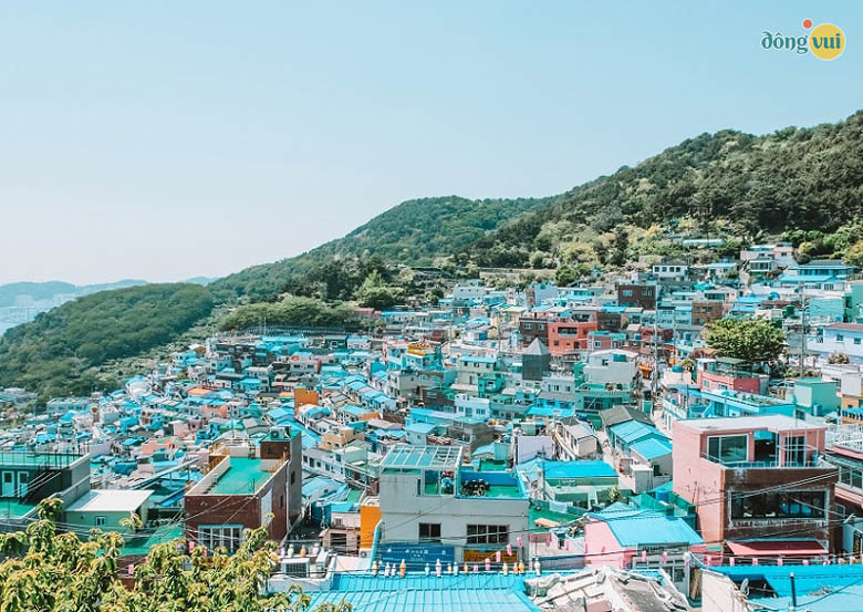 Gamcheon - Ngôi làng nằm ở bên sườn của 1 ngọn núi đồi tại thị trấn Gamcheon-Dong