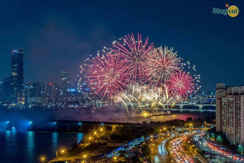 Đây là hình ảnh màn pháo hoa quốc tế Seoul khi được ngắm từ xa