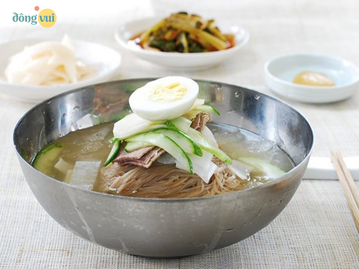 Mì lạnh Naengmyeon - món ăn ngày hè thượng hạng ở Hàn Quốc