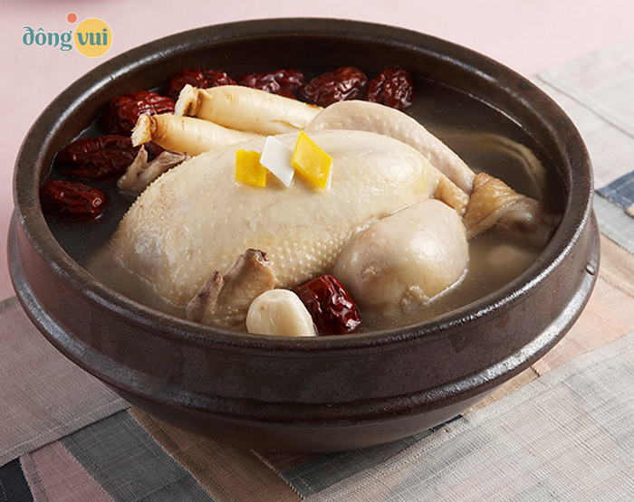 Canh gà tần sâm Samgyetang – cách “trị nhiệt” hoàn hảo cho mùa hè oi bức