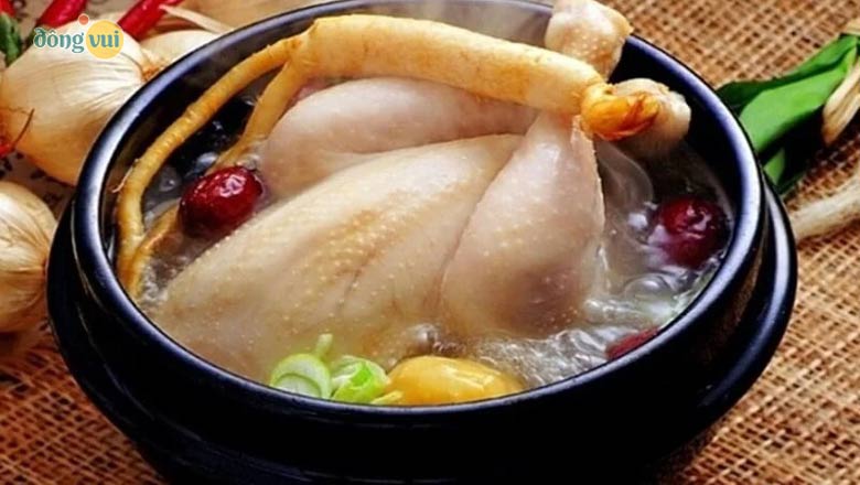 Samgyetang - Gà tần sâm cực ngon, bổ dưỡng cho ngày hè oi bức, khó chịu