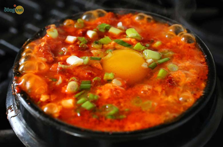Đậu phụ hầm cay Soondubu jjigae - món ăn đường phố cay nhất Hàn