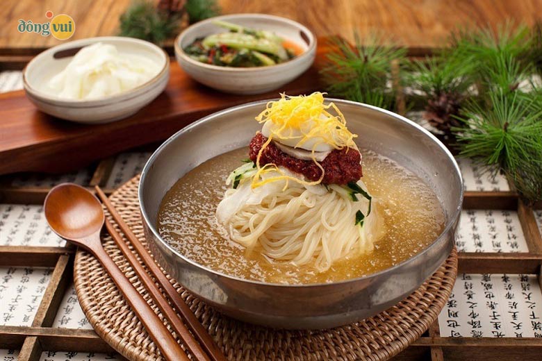 Mỳ lạnh Naengmyeon - món ăn đặc trưng ngày hè ở xứ Hàn