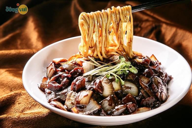 Mì tương đen – món ngon mùa đông cũng là biểu tượng văn hoá của hàn Quốc