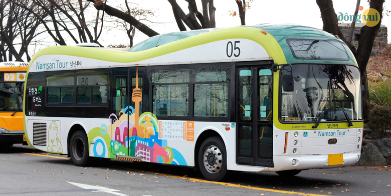 Xe buýt là phương tiện phổ biến nhất để di chuyển đến núi Namsan